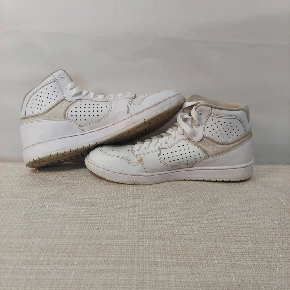 Nike Air Jordan Jumpman Basketball Shoes Mens‎ Size 9 White AR3762-100